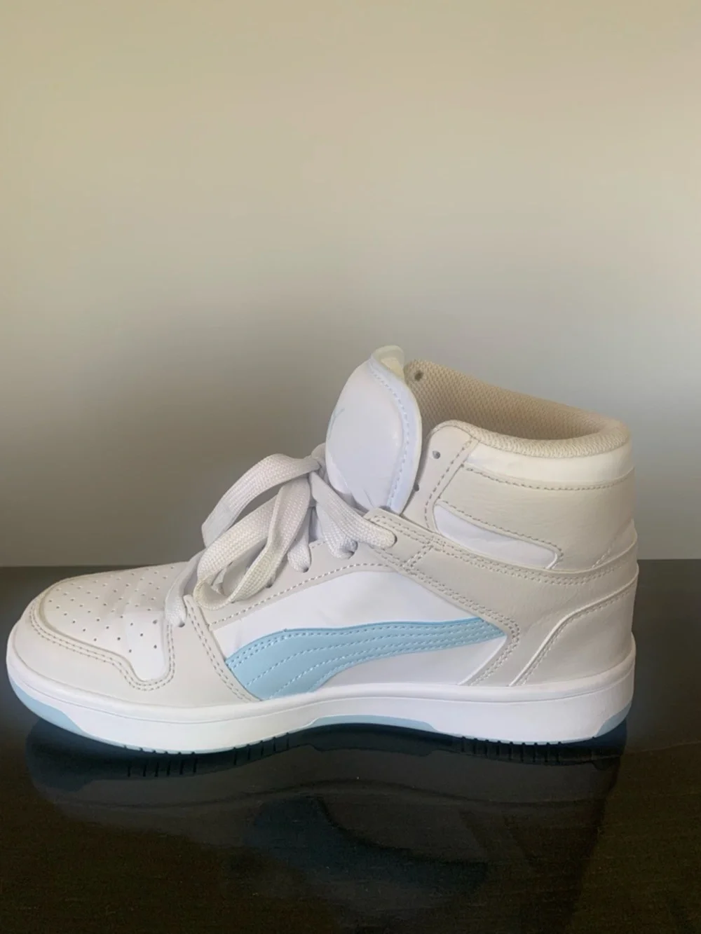 ✨ Puma Light Blue & White High-Top Sneakers size 8✨